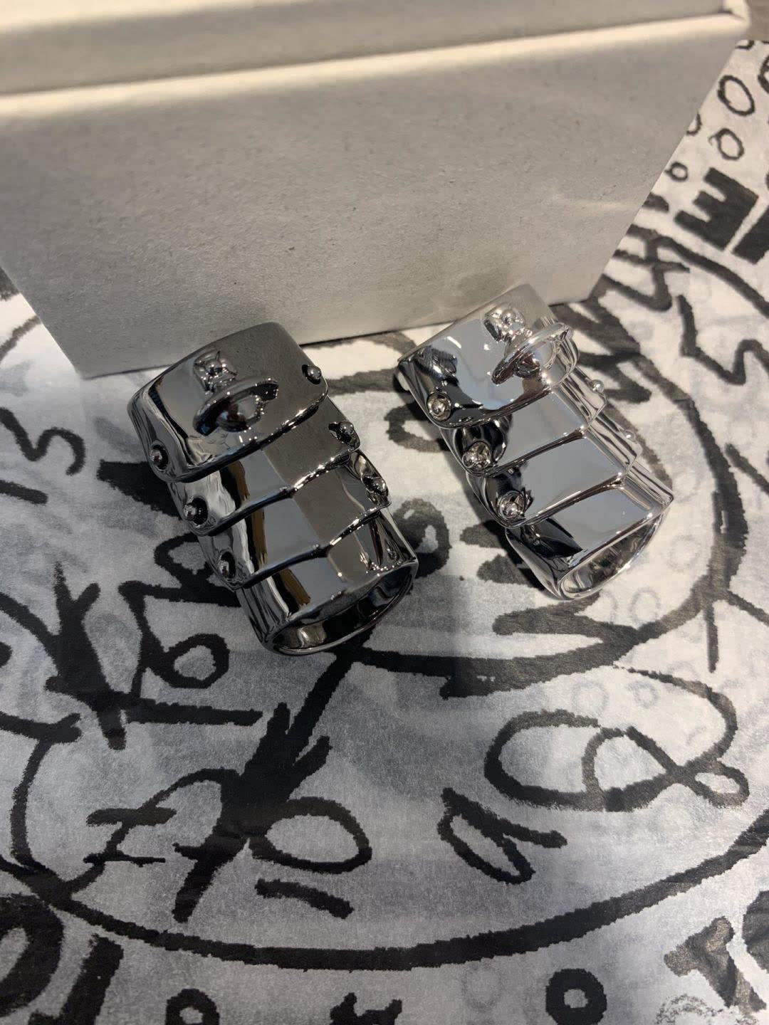 Vivienne Westwood Ring - Black and Silver